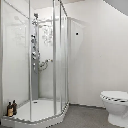 Apartment 100sqm 5br Behind Bryggen - King Beds - Family Friendly