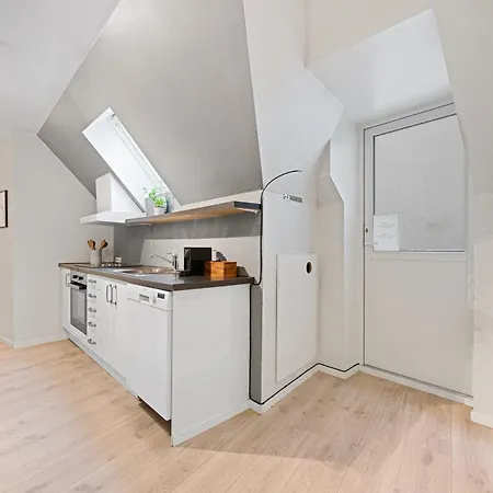 아파트 100sqm 5br Behind Bryggen - King Beds - Family Friendly 베르겐